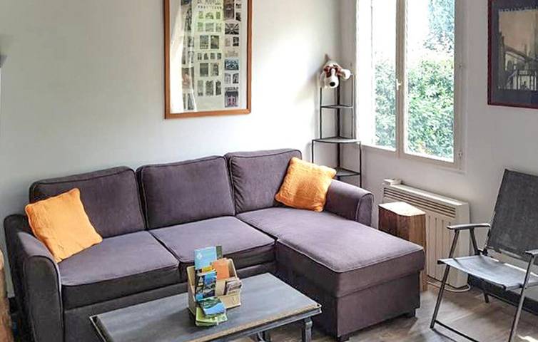 Mountain View Retreat with Pool, Garden & WiFi in Malaucène, Parc naturel régional du Mont-Ventoux
