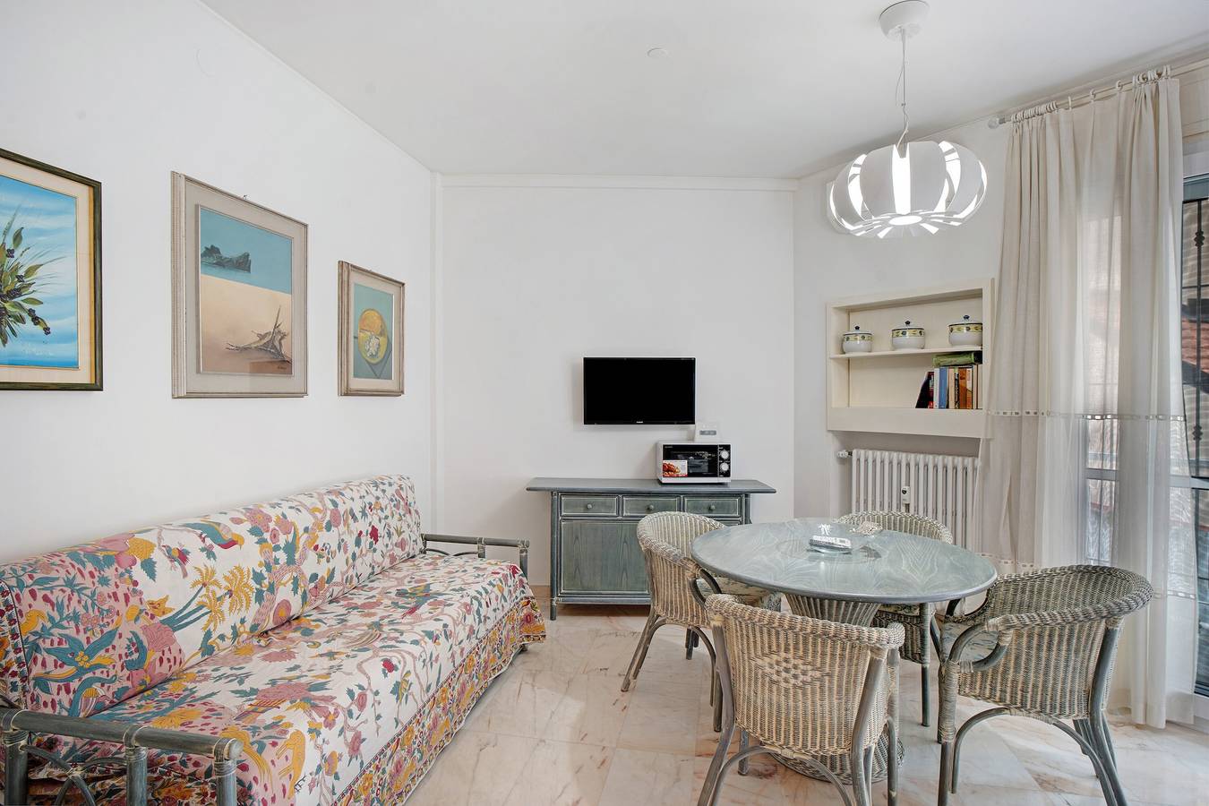 Ganze Wohnung, Ferienwohnung 'Riviera' mit Balkon, Wi-Fi und Klimaanlage in San Remo, Sanremo Gemeinde