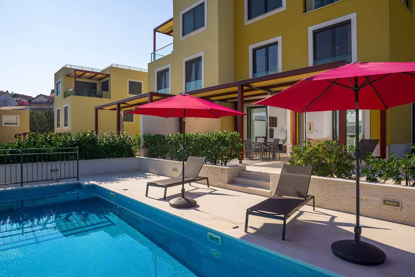 Luxury Beachfront Villa Ciovo Joy 1 with Pool, Gym in Slatine, Čiovo