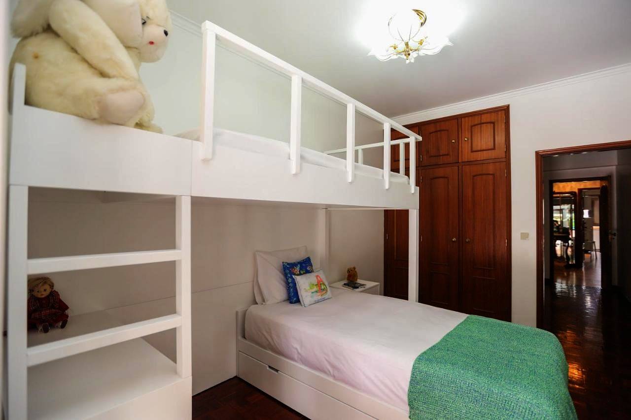 Apartamento inteiro, Like-home-T4-Bright Benfica Apt-Terrace in Lisboa, Costa de Lisboa