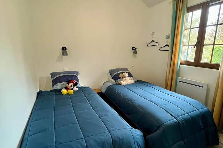 Poppy Seaside, jardin privé à 200m de la mer in Ver-sur-Mer, Côte de Nacre