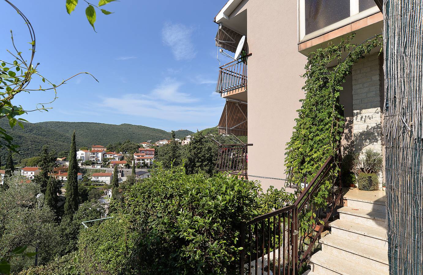 Appartement entier, Appartement de vacances pour 4 personnes avec terrasse in Rabac, Labin-Rabac