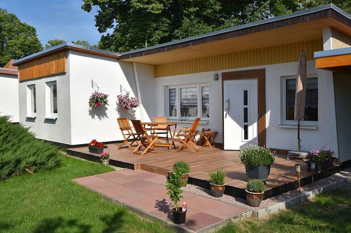 Bungalow für 4 Personen, mit Terrasse und Garten in Boiensdorf