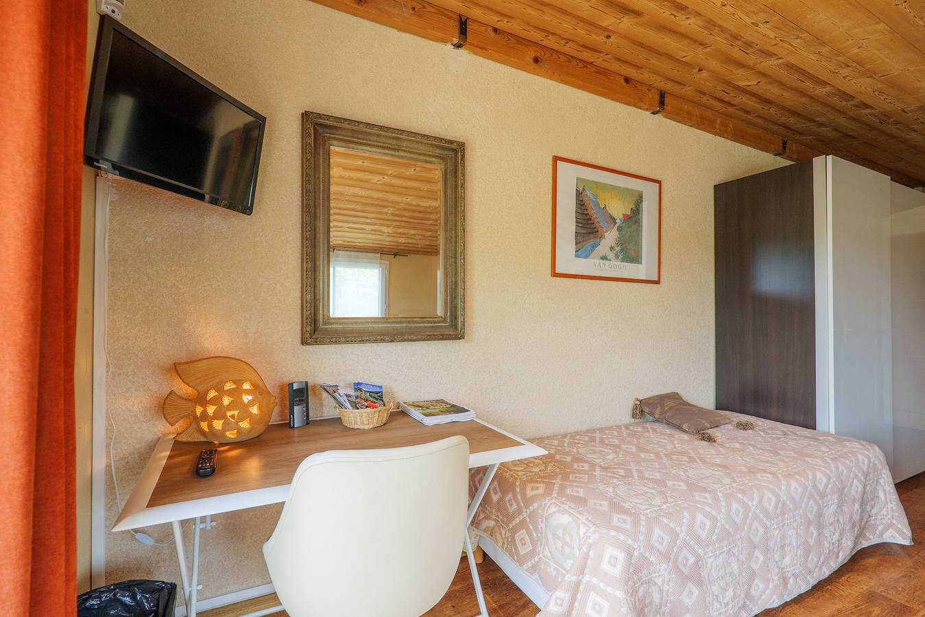 Gästezimmer „Gorges de l’Ardèche“ mit Gemeinschaftspool, Wlan und Klimaanlage in Saint-Remèze, Privas
