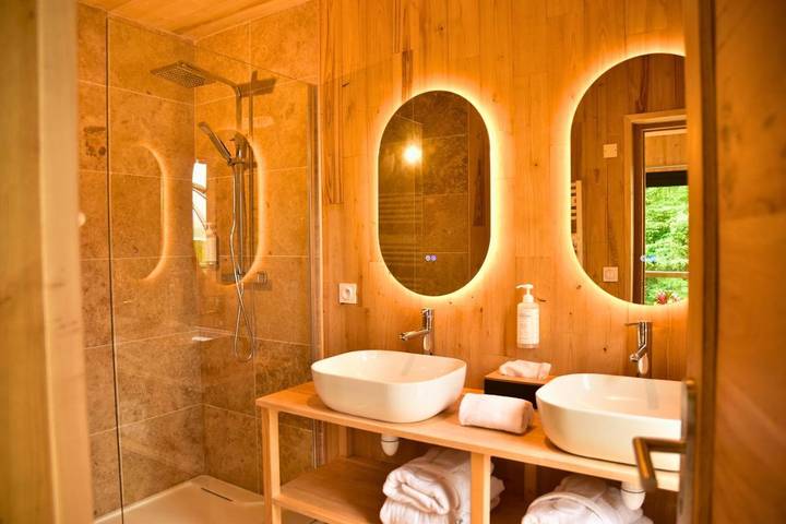 Location de vacances pour 2 personnes, avec piscine et sauna ainsi que vue et jardin à Quistinic - 2