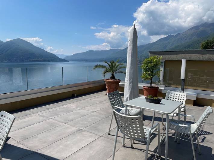 Vakantiewoning voor 2 personen, with Balkon and Terras as well as Tuin and Uitzicht op het meer in Ascona