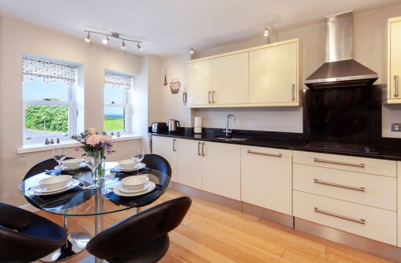 Entire apartment, Superb sea front apartment with great sea views in Ilfracombe, Devon
