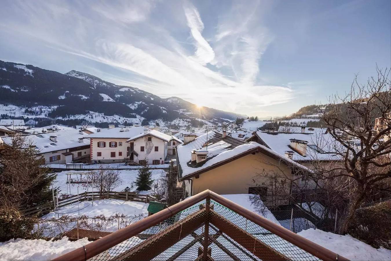 Entire apartment, Child-friendly Holiday Apartment "Cornon" with Mountain View, Sun Terrace & Wi-Fi in Tesero, Fleimstaler Alpen