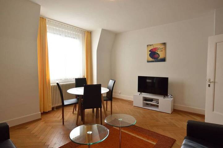 Appartamento intero, Cosy 2-bedroom near lake (Stardust 31) in Zürich 38 Wollishofen, Zurigo