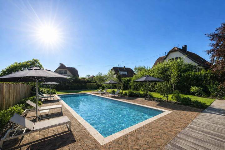 Location de vacances pour 12 personnes, avec balcon ainsi que piscine et jardin, adapté aux familles en Alsace