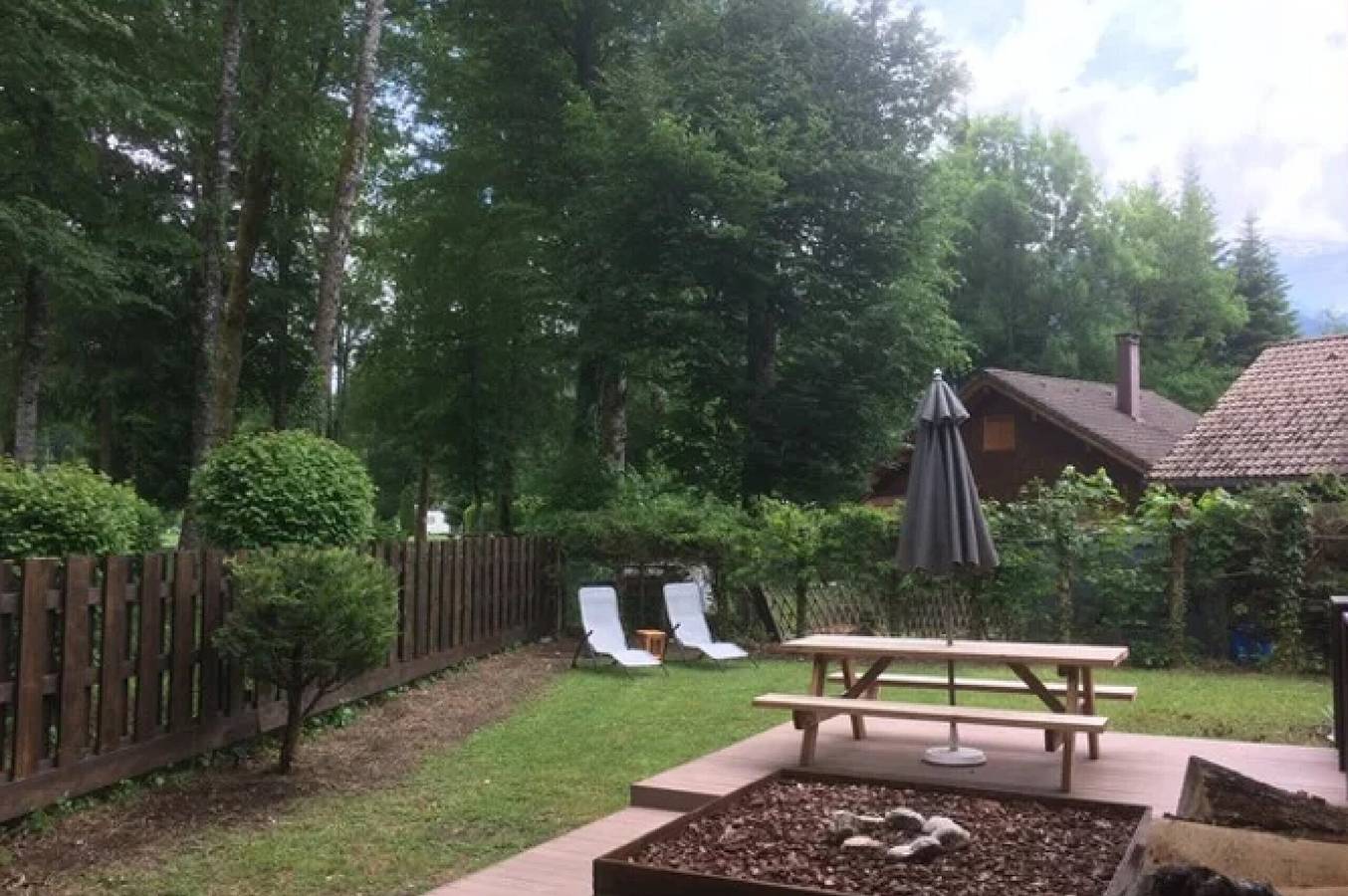 Chalet « 6p - Le Cocon Des Neiges »: vistas a la montaña, terraza compartida y Wi-Fi in Verchaix, Region Bonneville