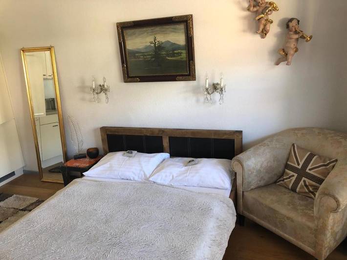 Ganze Wohnung, Ferienwohnung 'Citybergblick' mit Bergblick, Balkon und Wlan in Arzl, Innsbruck