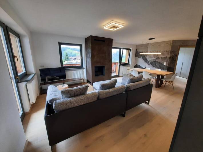 Ferienwohnung für 5 Personen, mit Balkon und Terrasse sowie Kinderpool und Ausblick in Wolkenstein