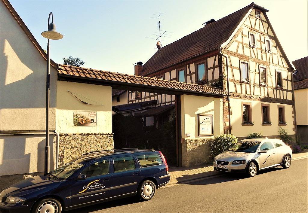 Ganze Wohnung, Ferienwohnung BogenTenne - Ferienwohnung in einem historischen Fachwerkhaus aus dem Jahre 1740 in Eußenheim, Maindreieck