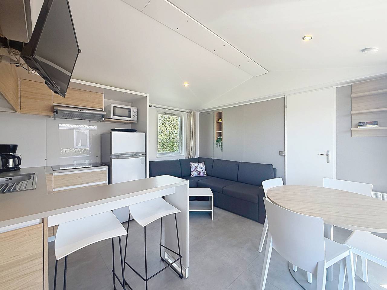 Mobil-home en ville, animaux admis - 4 pers. in Jullouville, Côte de la Déroute