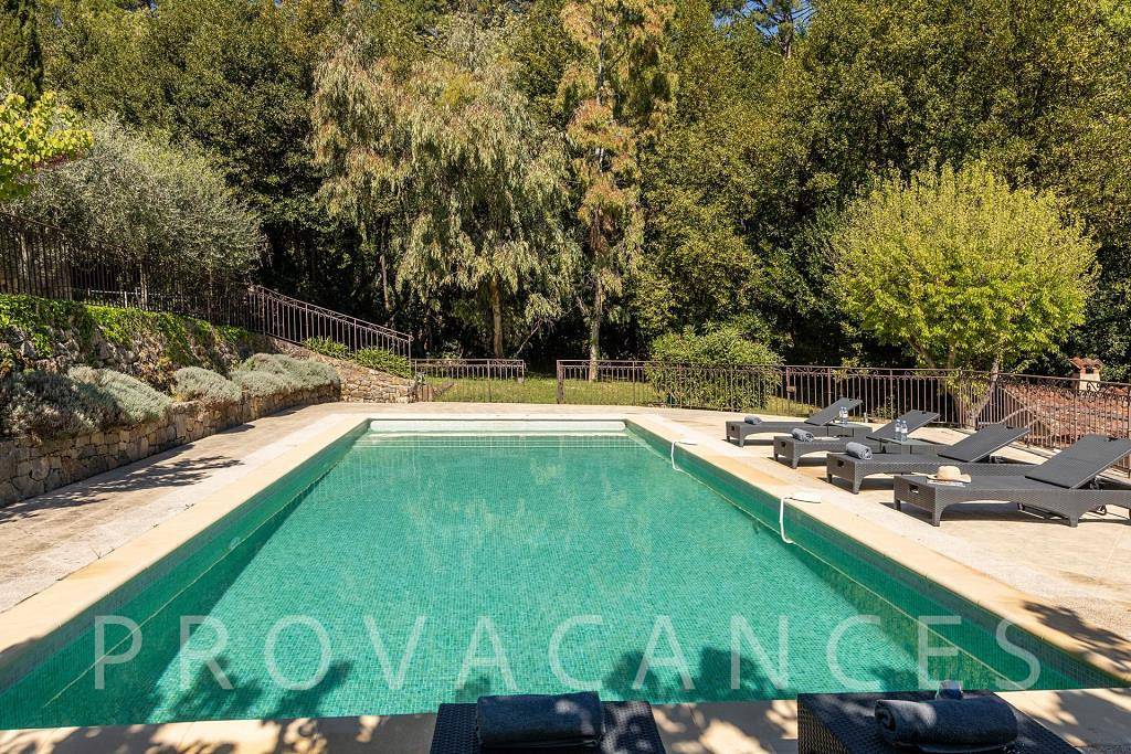 Villa with pool within walking distance to Seillans in Seillans, Draguignan region