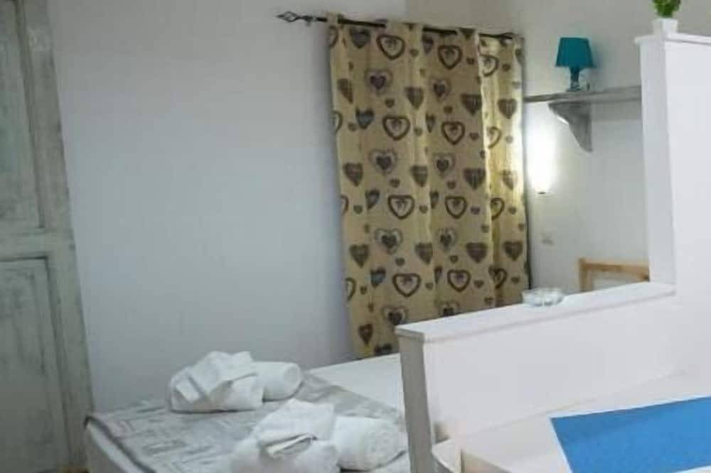 Ilios studio with garden, close to the city center in Tropea, Vibo Valentia Province
