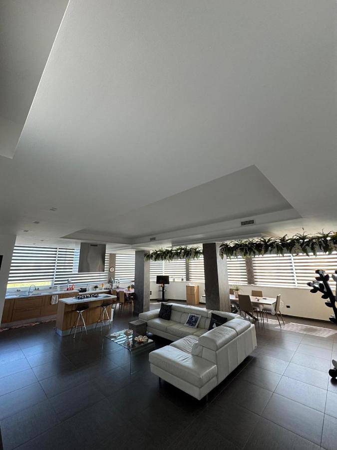 Ferienwohnung für 6 Personen, mit Terrasse und Garten sowie Pool und Ausblick