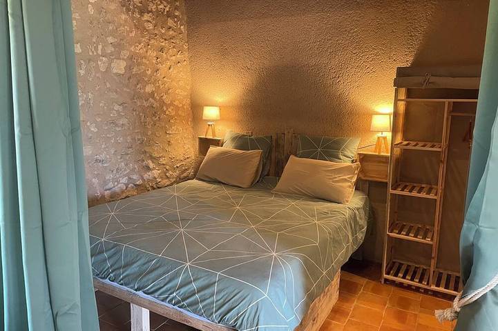 Gîte pour 3 personnes, avec piscine à Saint-Eutrope-de-Born - 2