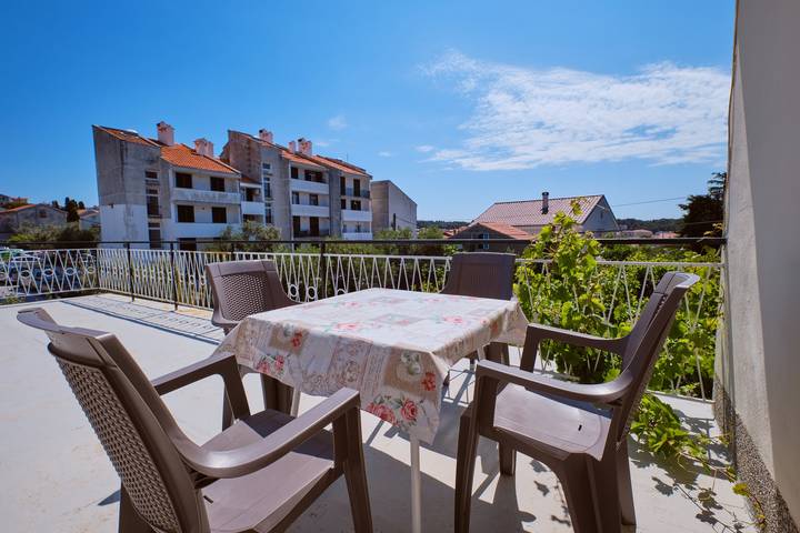 Ferienwohnung für 4 Personen, mit Balkon/Terrasse auf Lošinj