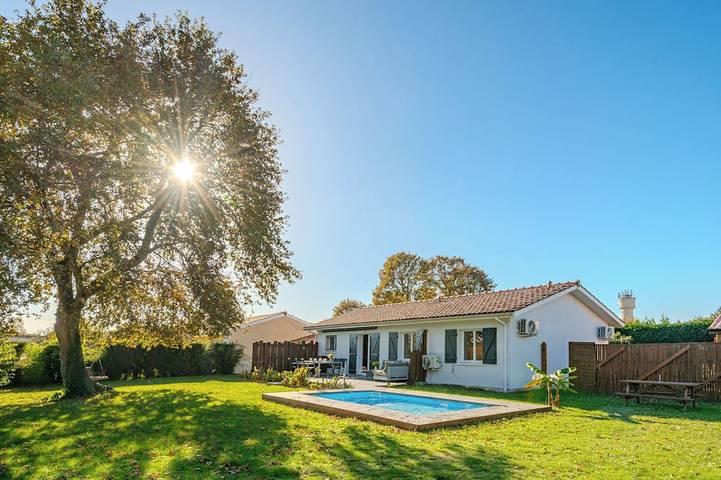Location de vacances pour 6 personnes, avec Piscine à Pontenx-les-Forges