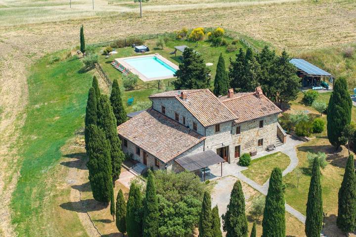 Villa per 16 persone, con piscina, con animali domestici in Val d’Orcia