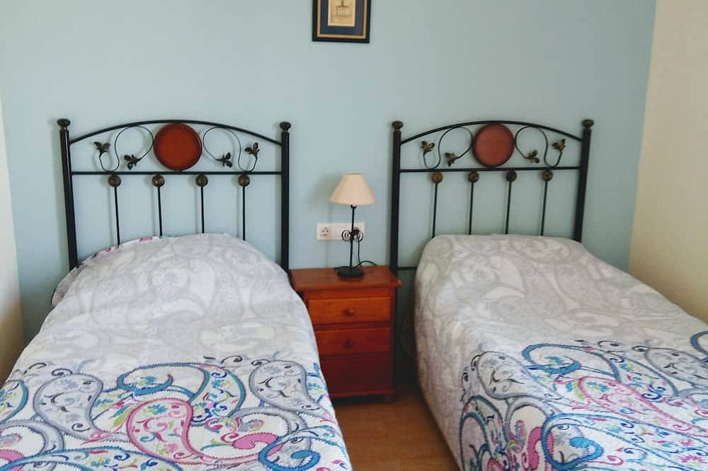 Litha House 3 bed holiday home 10 mins from beach and all amenities in Caleta de Fuste, Antigua