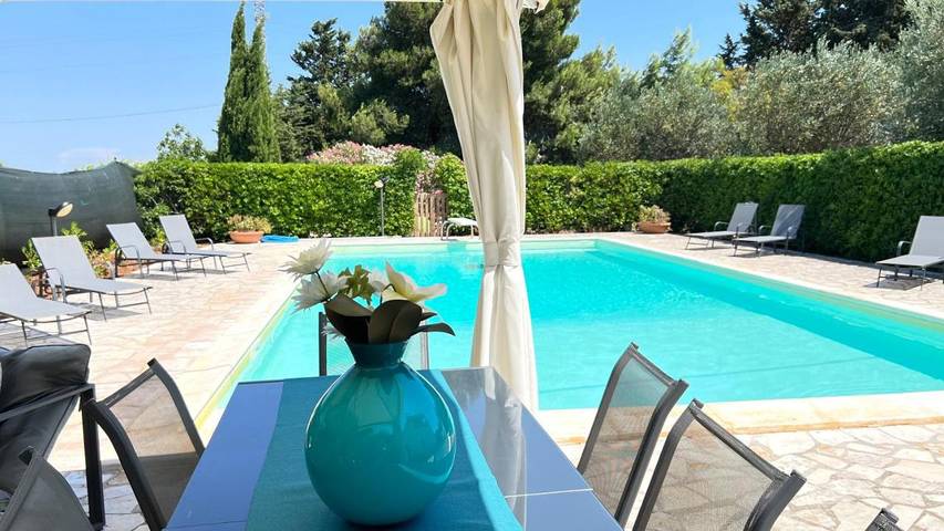 Gîte pour 2 personnes, avec Terrasse ainsi que Jardin et Piscine dans Ceglie Messapico - 3