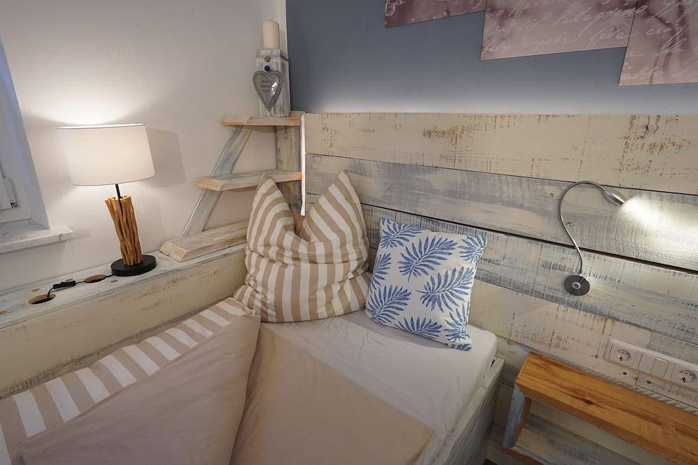 Ganze Wohnung, Ferienwohnung \"Kranich\" am Krakower See mit Terrasse und Spielzimmer in Serrahn, Kuchelmiß