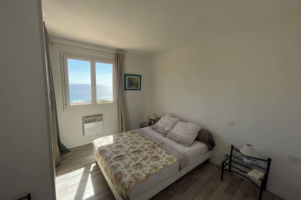 Tizzano Villa con impresionantes vistas al mar, a pocos pasos de la playa. in Tizzano, Sartène