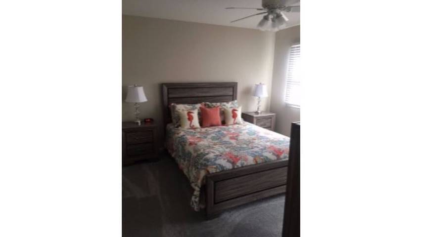 Vacation rental for 14 people, with terrace and pool as well as sauna and hot tub in Ocean View