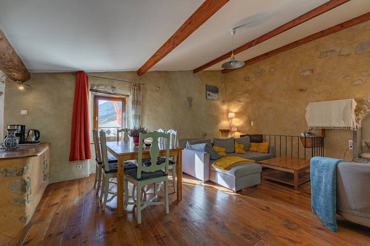 Gîte 'Gite De Pascal Et Virginie' con vista montagna, terrazza privata e balcone in Ponet-et-Saint-Auban, Parc naturel régional du Vercors