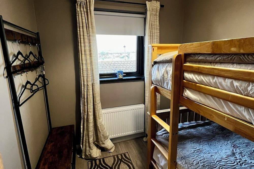 Caryis by the Sea \nmodern newly renovated central location home 150m from beach. in Portrush, Grafschaft Antrim