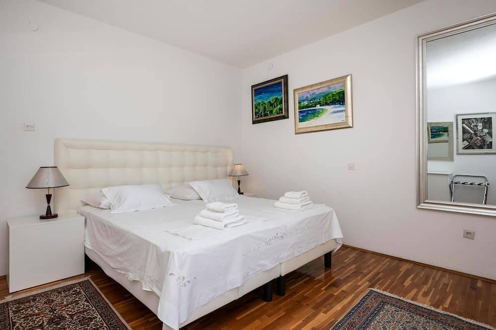 Entire apartment, Nice apartment in Makarska in Makarska, Makarska Riviera