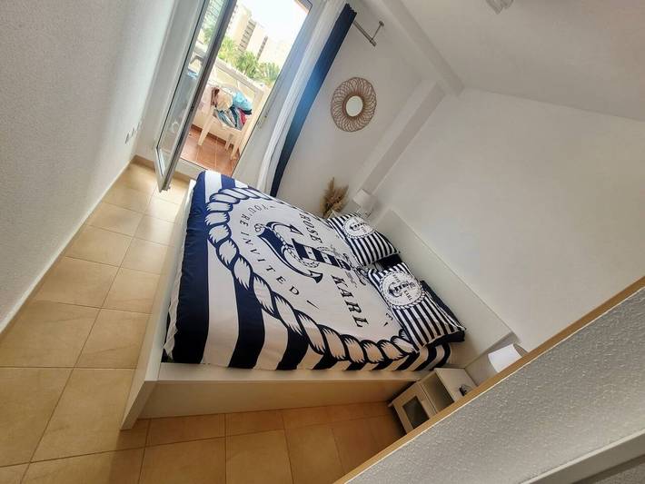 Apartamento de vacaciones para 5 personas, con jardín y terraza además de vistas al mar y piscina - 1