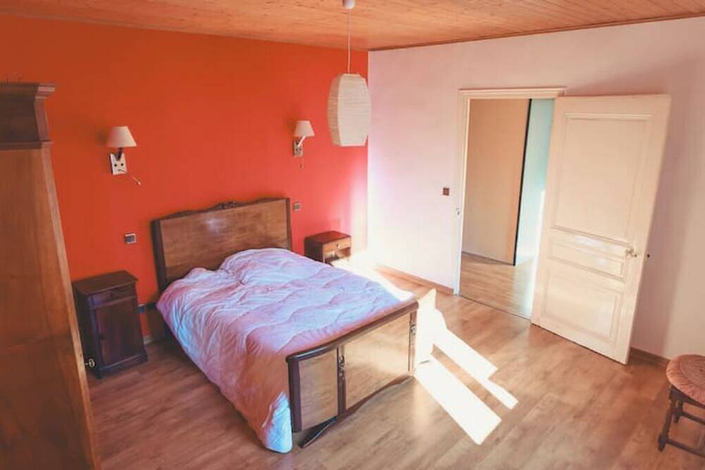 Gite located between lake and mountains, close to small tourist town. in Pontcharra, Isère