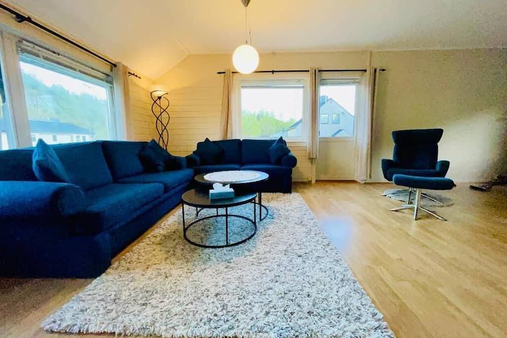 Spacious house in Lofoten - Experience Midnight Sun, Northern Lights and Mountains in Vågan