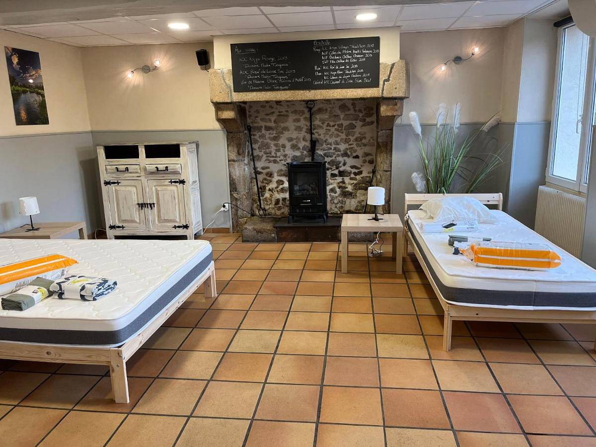 Appartement entier, Two-Bedroom Apartment in Le Longeron, Région de Cholet