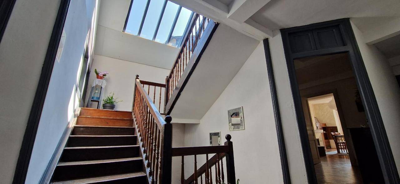 Spacieuse Suite Maison de Ville - 4 Personnes in Oloron-Sainte-Marie, Béarn