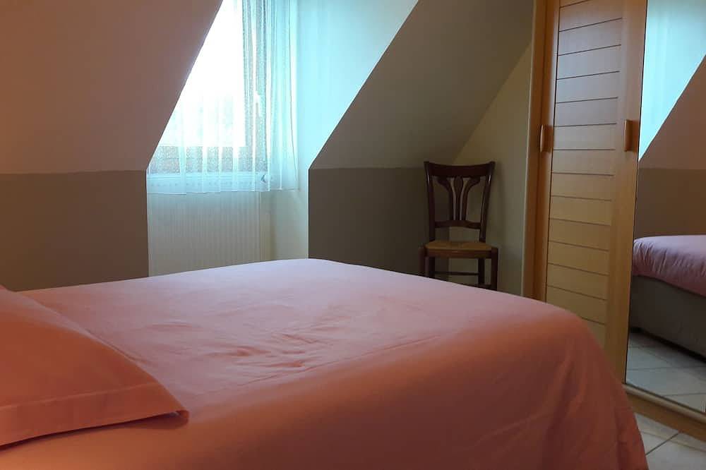 Appartement entier, Logement avec piscine proche des plages de sable fin et sentiers de randonnées. in Névez, Côte de Cornouaille