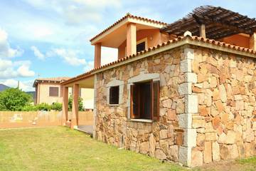 Gîte pour 6 personnes, avec balcon/terrasse à San Teodoro