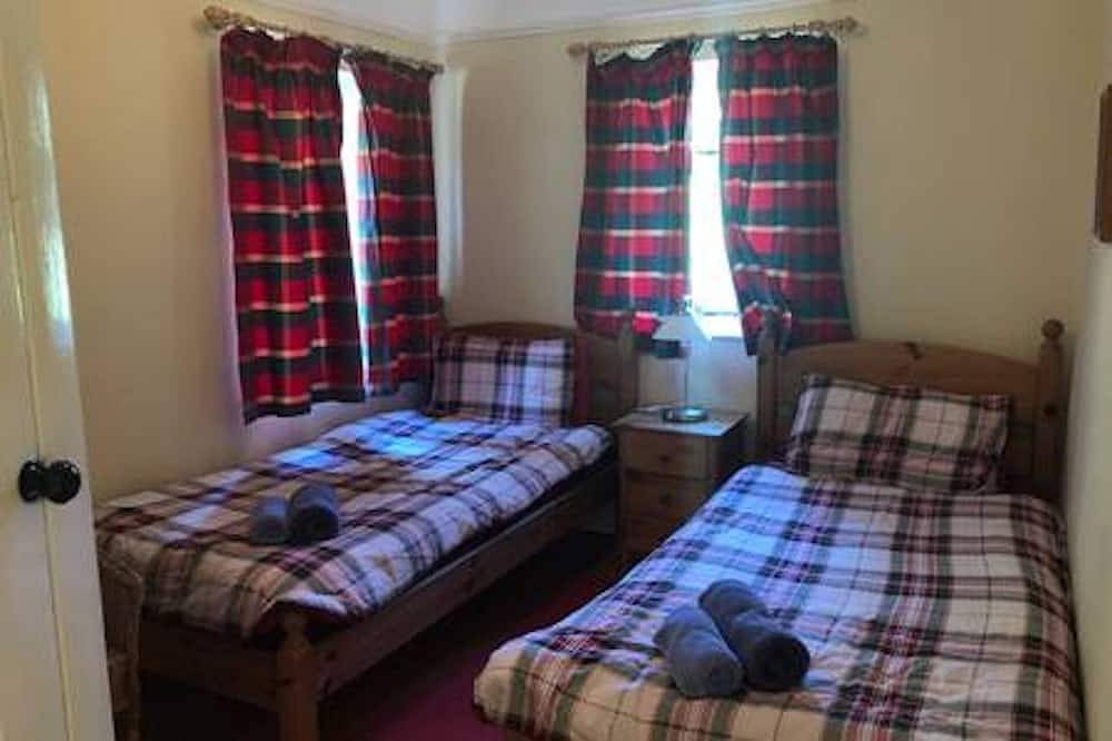 Cosy cottage, stunning views near Chatsworth in Northwood and Tinkersley, Derbyshire