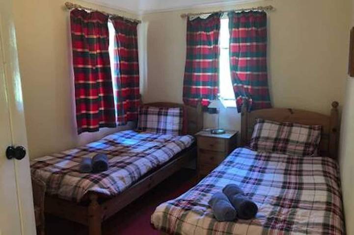 Cosy cottage, stunning views near Chatsworth in Northwood and Tinkersley, Derbyshire