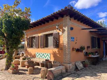 Casa de vacaciones para 6 personas, con jardín y vistas, Se admiten mascotas en Campo de Belchite