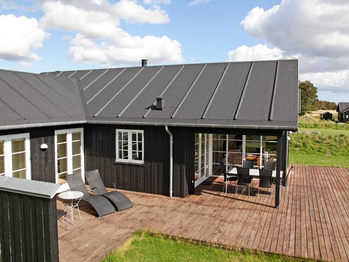Ferienhaus für 8 Personen, mit Whirlpool und Terrasse sowie Sauna in Nysted
