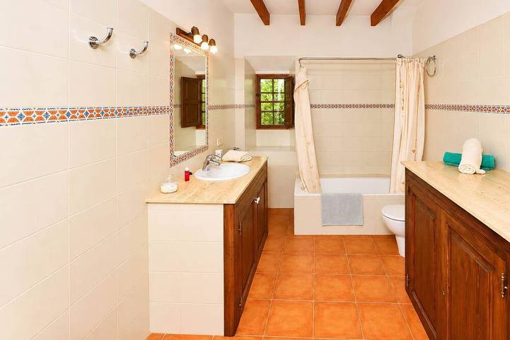 Can Cova 413 rustic finca with private pool, terrace, air conditioning and Wifi in Es Llombards, Santanyí