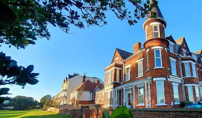 Bed and breakfast for 2 people, with garden and view in Great Yarmouth