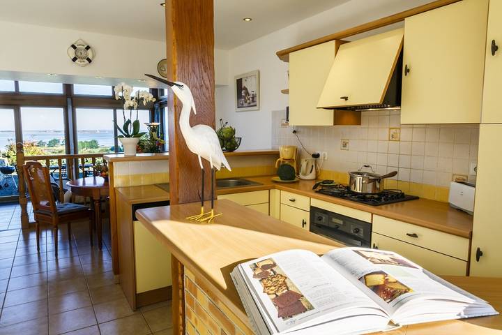 Gîte pour 5 personnes, avec jardin à Kerbors - 4