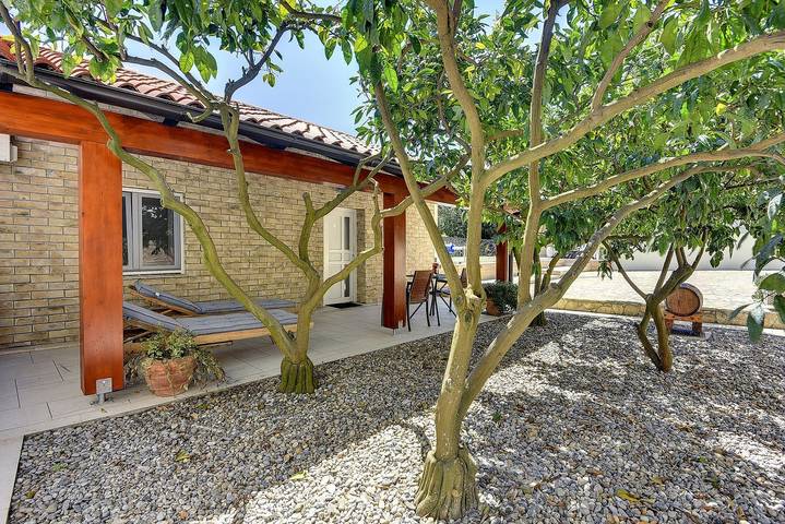 Ferienwohnung für 2 Personen, mit Garten und Pool in Pula - 4