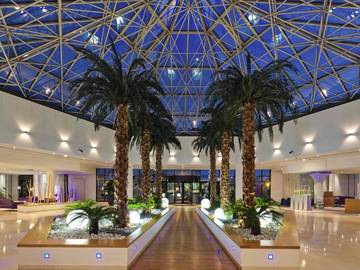 Hôtel pour 4 personnes, avec piscine, animaux acceptés dans Aéroport Paris-Charles de Gaulle